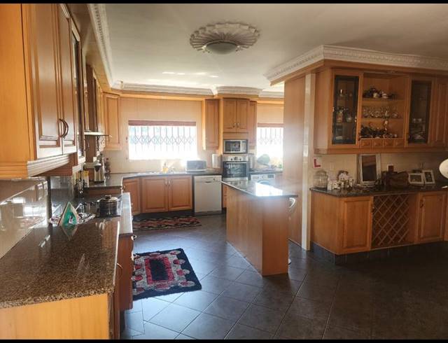 3 BEDROOM TOWNHOUSE FOR SALE IN KLOOF